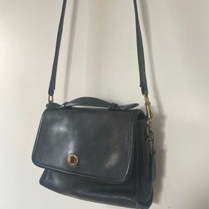 H6c-9870 coach bag - all leather black bag . Beautiful supple leather.